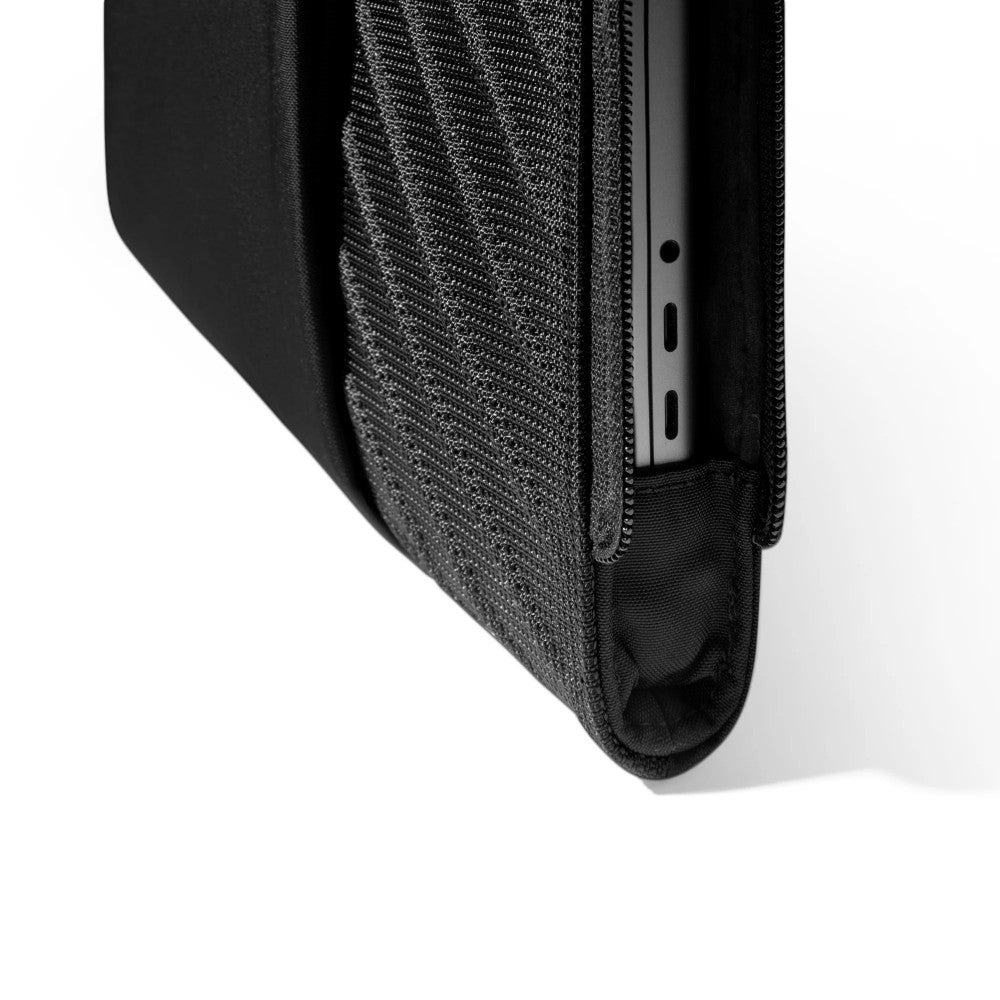 Tomtoc Mala 16 Inch Macbook Voyage-A10 Laptop Sleeve Preto